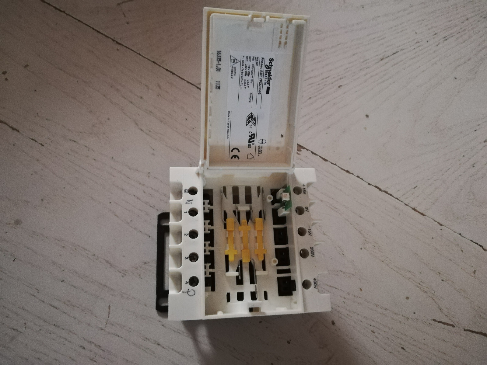 Transformateur de tension Schneider ABT7PDU004G monophasé commande 400V - 2