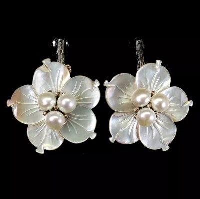 Natürliche runde weiße Perlen Mopp Sterlingsilber Blume Ohrringe