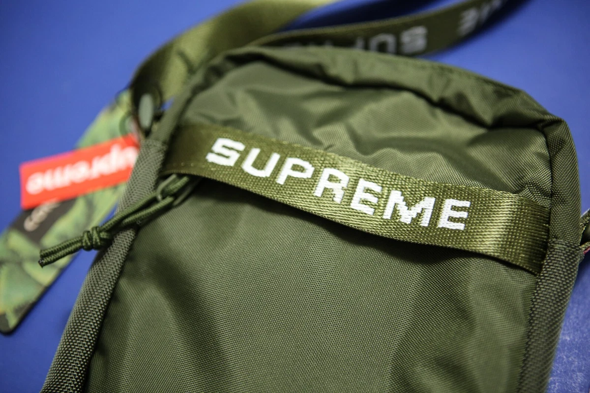 Supreme Shoulder Bag (FW22)