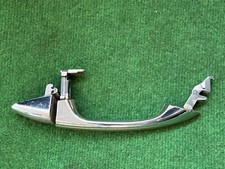 Mercedes W209 CLK T&uuml;rgriff au&szlig;en  RECHTS Beifahrert&uuml;r Cubanitsilber 723 Griff