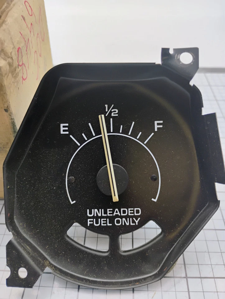 Chevrolet B.O.P. Medidor de combustible de gasolina AC 6432303 1976 nuevo hecho en EE. UU. Foto 4 de 4