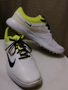 nike akamai women's golf shoe