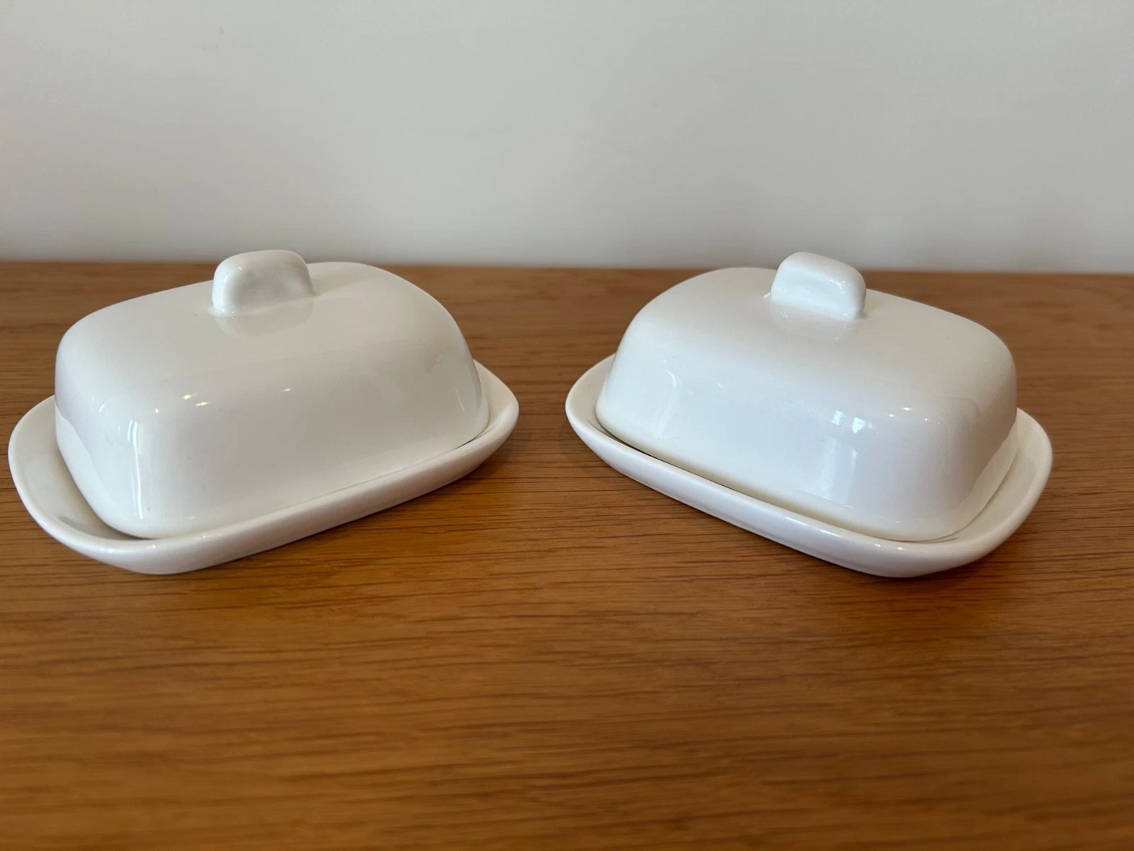 2 x White Mini Butter Dish - Maxwell Williams - Great Condition - 10cm x 8cm