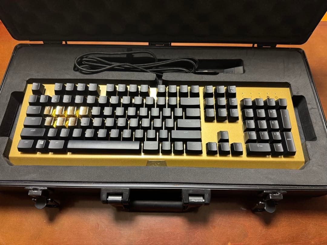 Razer Blackwidow Gold Mechanical Gaming Keyboard Clicky Wire