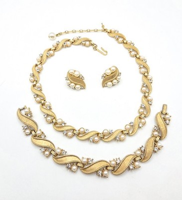 Vintage Crown Trifari Goldtone Faux Pearl Demi-Parure 3 Piece Set