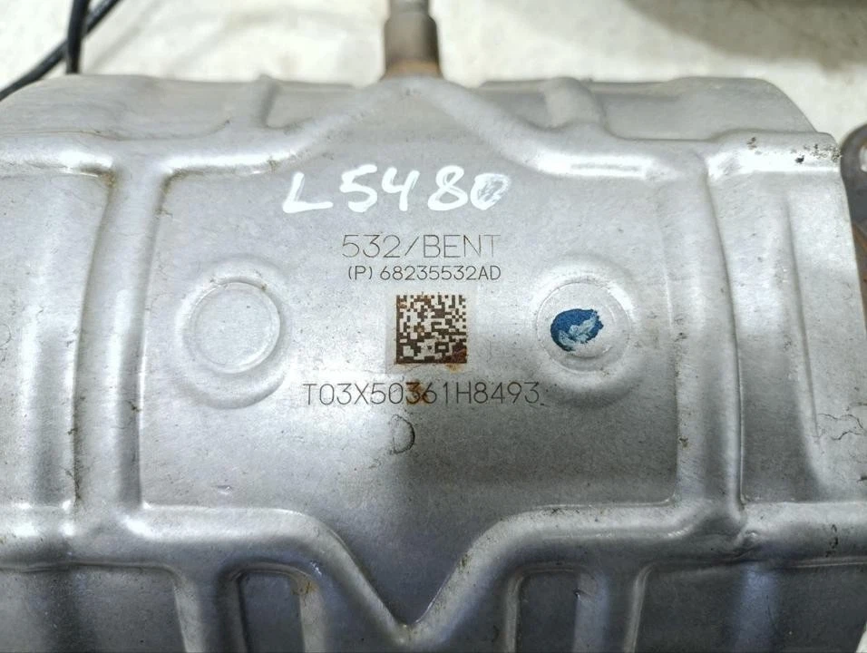 Catalytic Converter Chrysler Pacifica 2021 68235532AD - Image 2 of 4