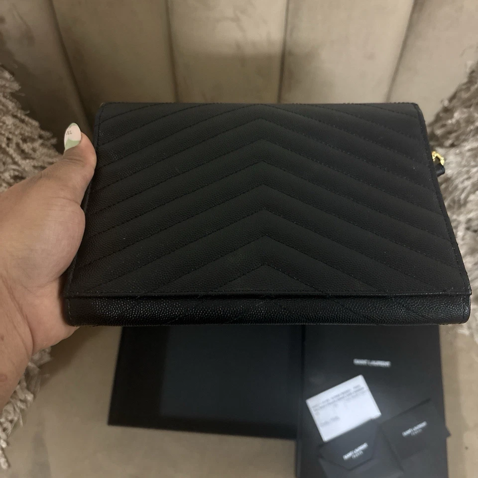 Cartera Yves Saint Laurent para mujer negra YSL monograma sobre logotipo negra dorada nueva en caja Foto 3 de 4