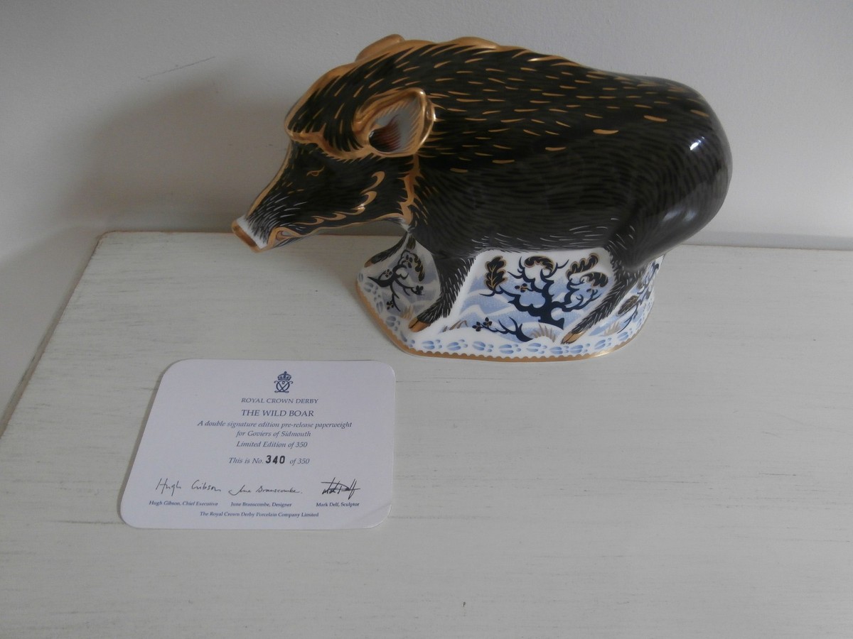ROYAL CROWN DERBY THE WILD BOAR BONE CHINA PAPERWEIGHT SIGNATURE