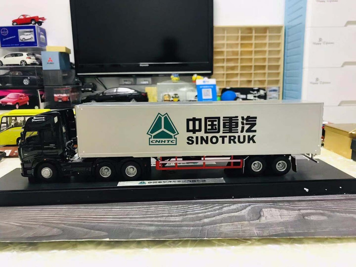 1:36 SINOTRUK HOWO Heavy Truck HOWO A7 Container Truck Alloy Model