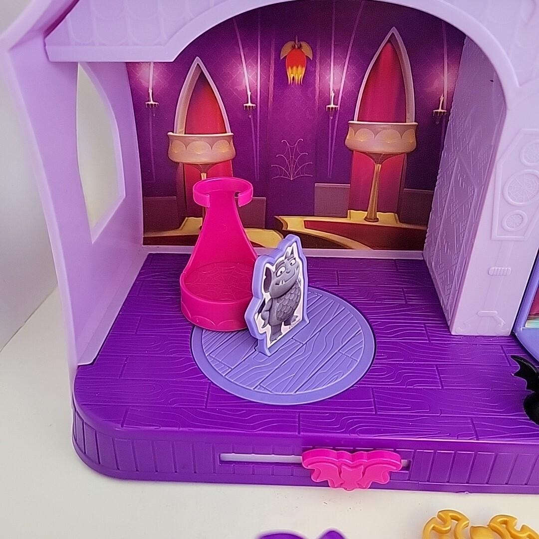 Disney Jr. Vampirina Doll House Spookleton Castle Playset Figure