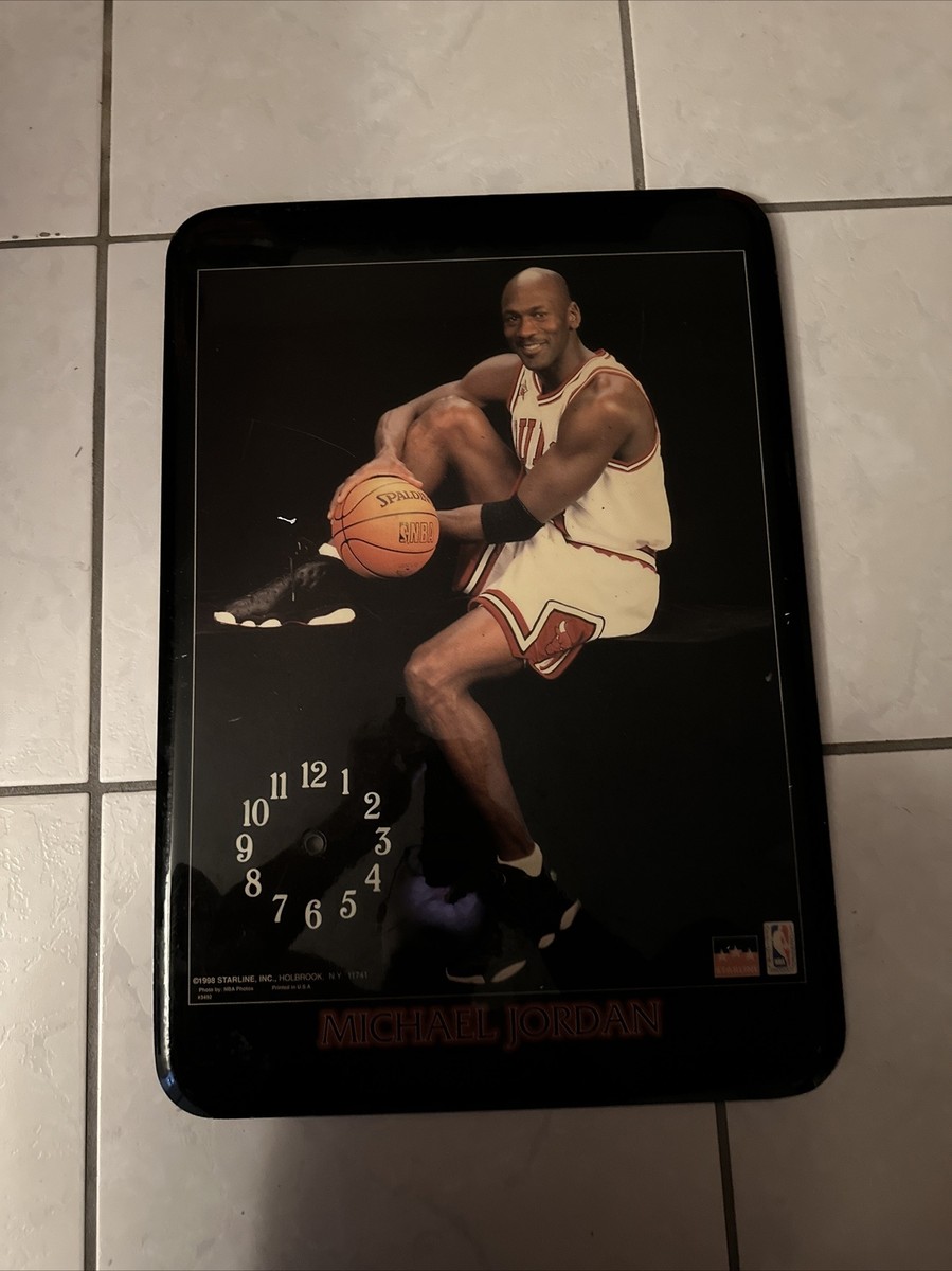 Chicago Bulls Michael Jordan Wall Clock Collectible Memorabilia