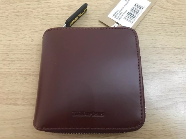 dr martens zip wallet