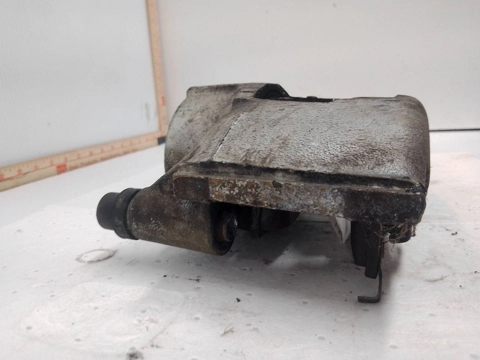 Pinza de freno delantera derecha 18014745 92-99 pasajero Chevy Suburban 1500 11574127 Foto 3 de 4