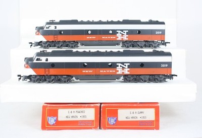 HO Scale IHC New Haven E8 A-A Diesel Powered & Dummy Unit #2019