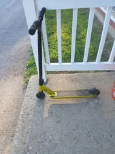 Fusion X-5 Pro Scooter Beginner Tricks Stunt Teal, Distressed Package