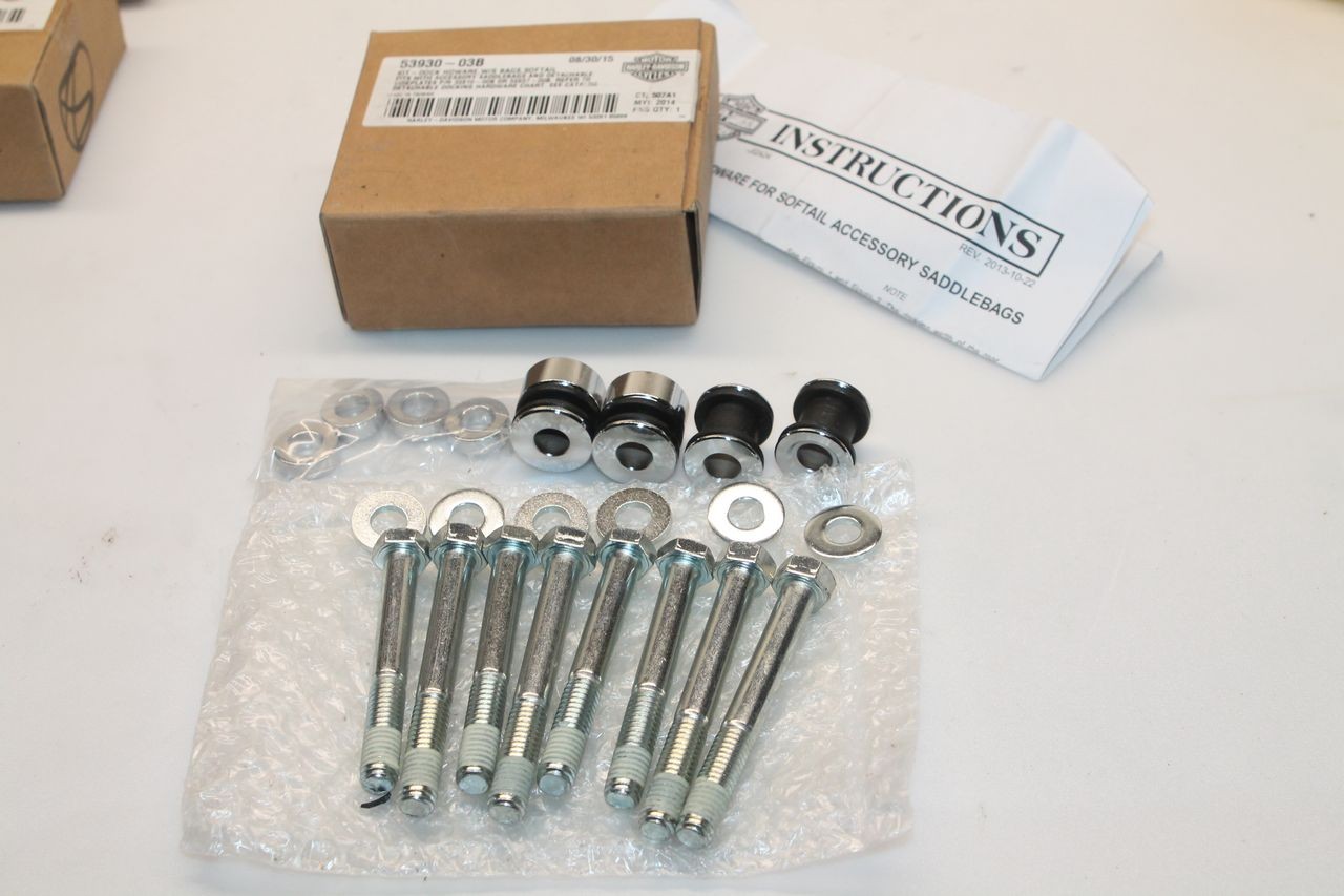 Kit de fixation Harley Davidson Softail 53930-03B pour installer un porte-bagages