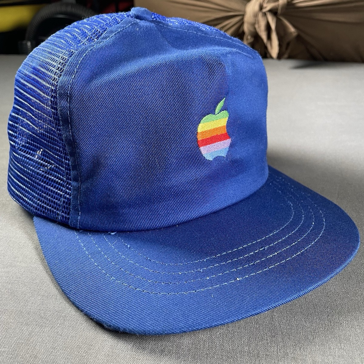 む*ぎ様 希少 Apple レインボーロゴ 90's キャップ USA製 Vintage Apple Hat Think Different 80s Rainbow Apple Logo trucker