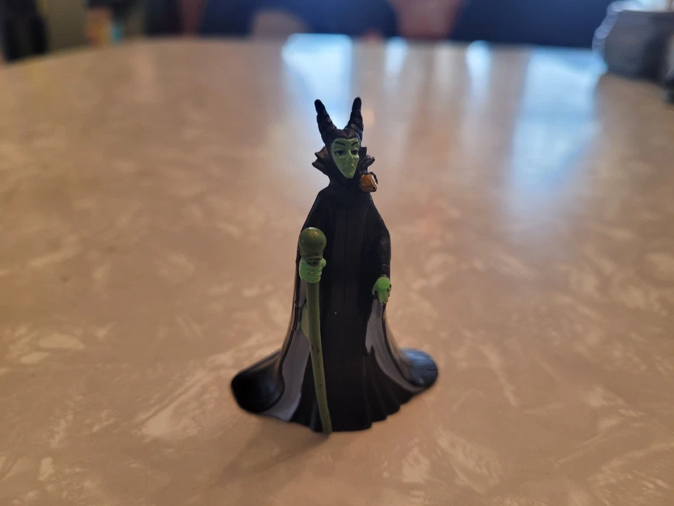 Maléfica Bella Durmiente Disney - Greenbrier Intl. Figura Cake Topper - 2,75" Foto 2 de 4