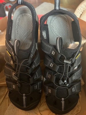 New KEEN - Men's Gargoyle Sandal, Black, Size 11