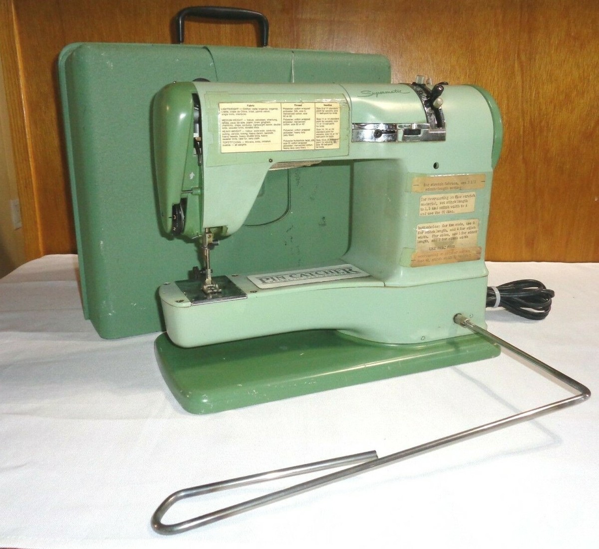Vintage 1956-1958 ELNA SUPERMATIC Type 722010 SEWING MACHINE With