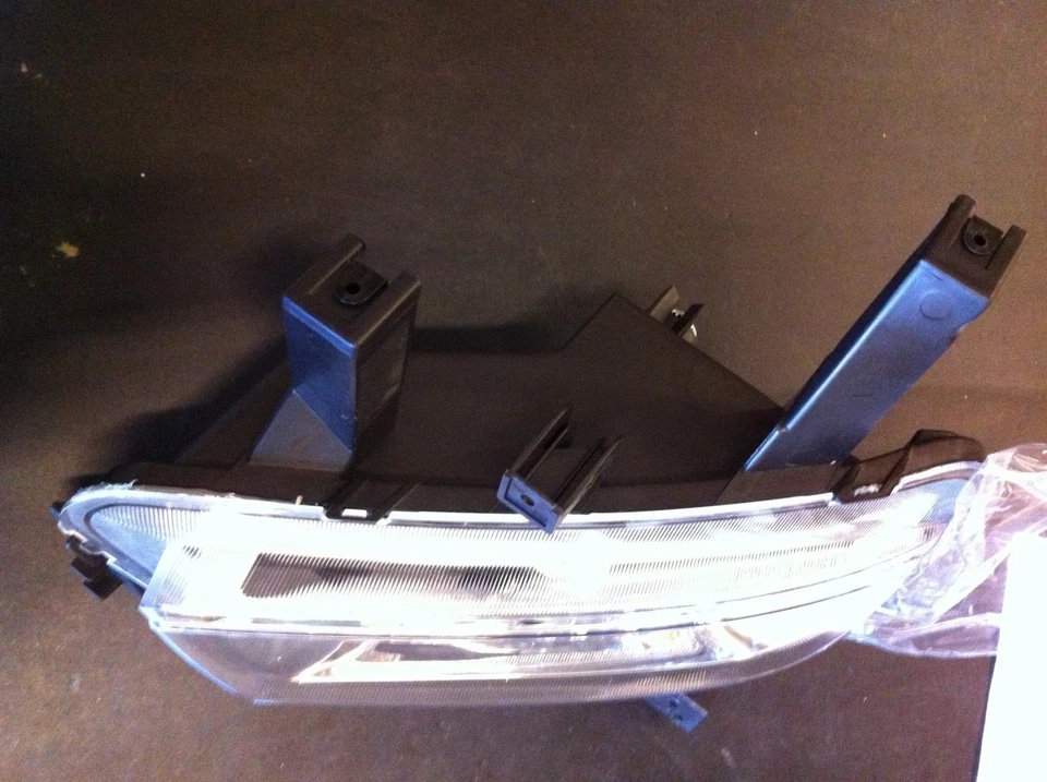 LÁMPARA LUZ ANTINIEBLA LADO DERECHO PASAJERO PARA BUICK LACROSSE 2014-2016 (9011022) Foto 4 de 4