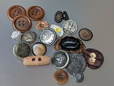 kleines Konvolut Trachtenknöpfe - 11 mm bis 36mm - 21 Stück