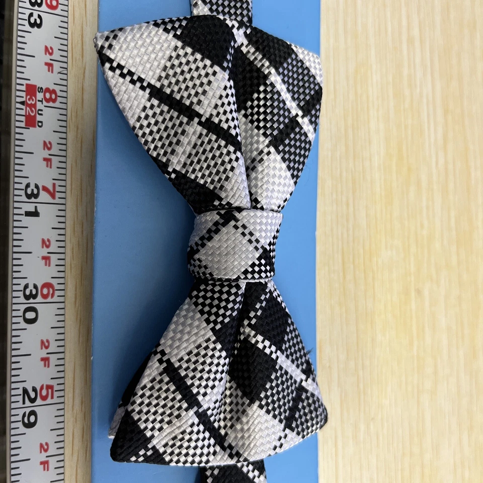 Vestido de fiesta Countess para hombre texturizado a cuadros preatado pajarita años 80 negro blanco Foto 2 de 4