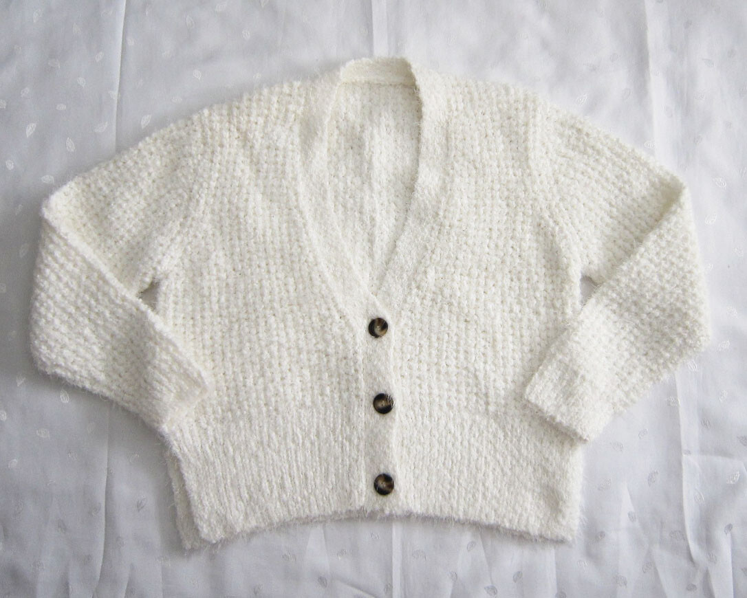 NWOT Super Soft Chunky Knit Relaxed Fit Ivory Cardigan Sweater Size M-L