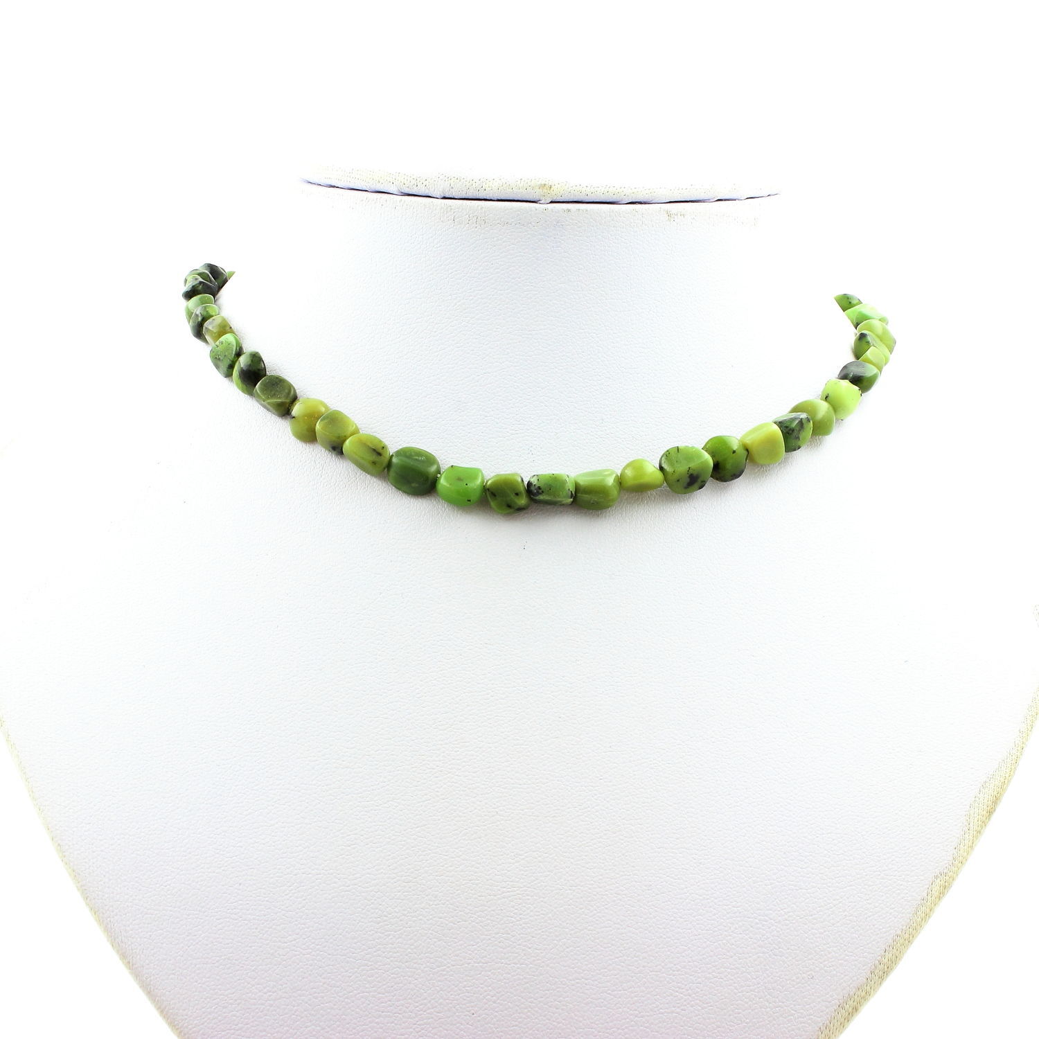 Collier perles jade néphrite vert pour harmoniser vos tenues de bureau et de soirée