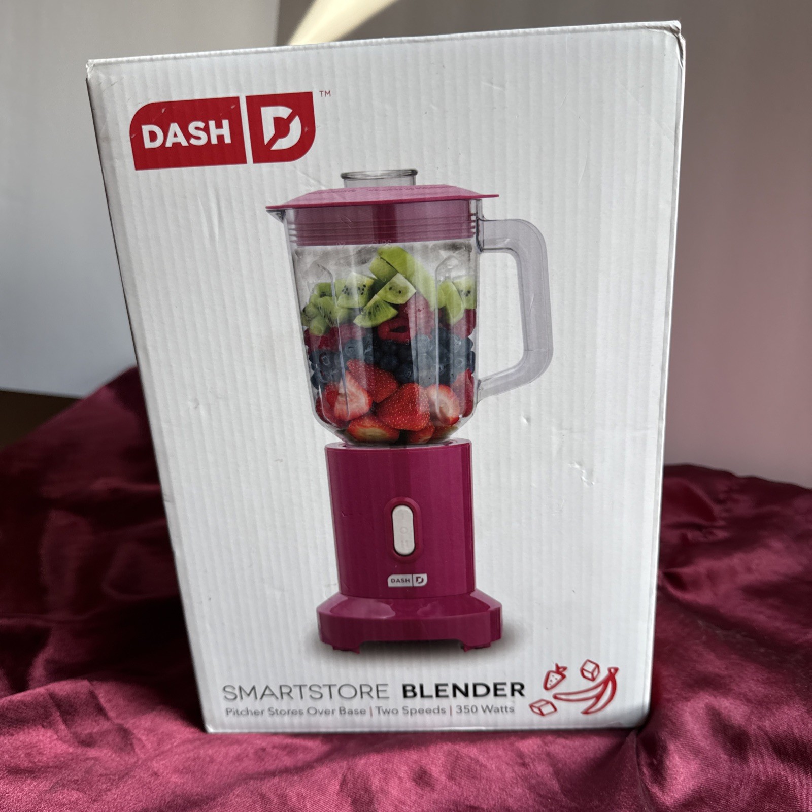 New Dash Smartstore Blender 40 oz. 2-Speeds 350 Watts Pithcer Stores Over Base