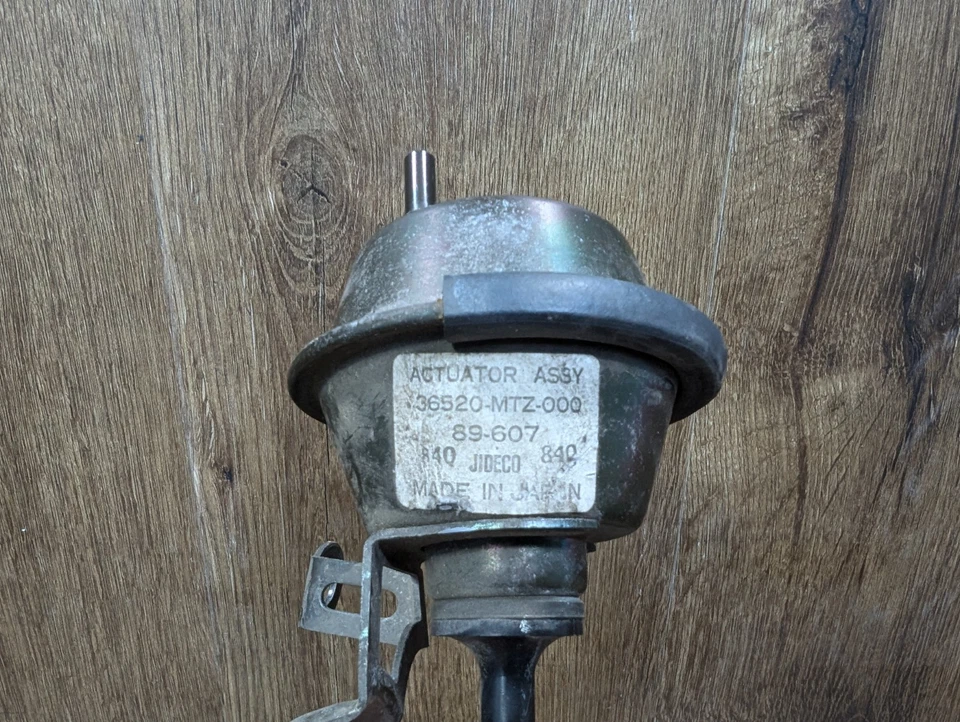 Honda Goldwing GL1500 1988-1989 OEM Carburetor Assembly - Image 4 of 4