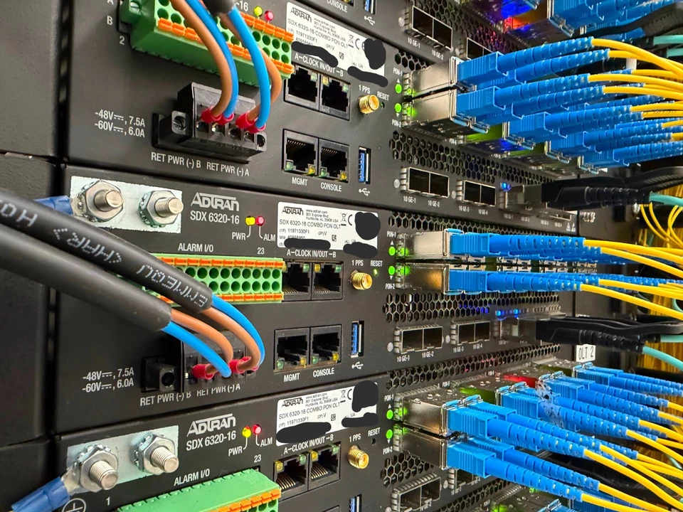 Adtran Combo PON OLT D2 Optic PN#1442543F2 Foto 3 de 3