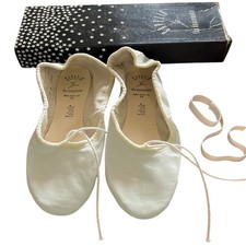 Capezio Teknik 200 White Ballet Slippers Size 4B Leather Dance