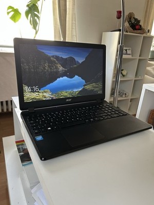 Acer ES 1 Laptop 2 GB Ram 465 GB Speicher Windows 10 Schwarz Notebook