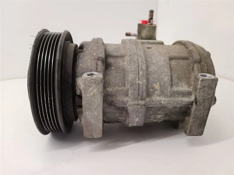 1999-2002 JEEP WRANGLER 2.5L AC Compressor 55037432AB - Image 2 of 4