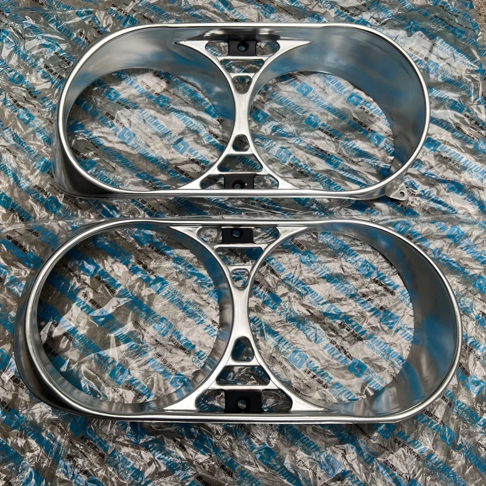 MAZDA LUCE 1500 1800 A6 A7 Finisher Headlight Bezel Lamp Rim Genuine Parts NOS Foto 2 de 4