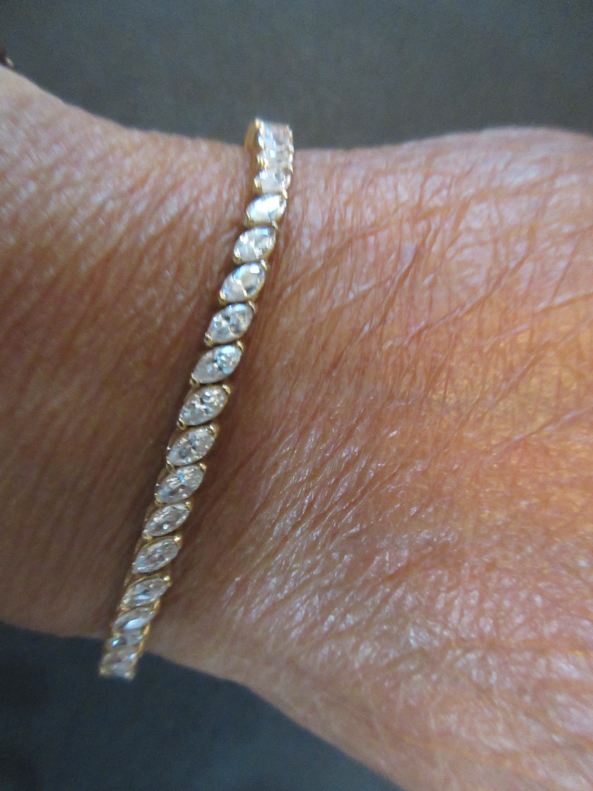 14KT Yellow Gold Tennis Bracelet with 51 Diamonds 5.1 Carats 10.81g  