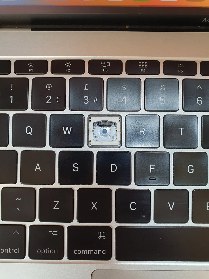 Apple MacBook Pro 13" 2017 · i5 · 8GB · 120GB, photo 4 of 5