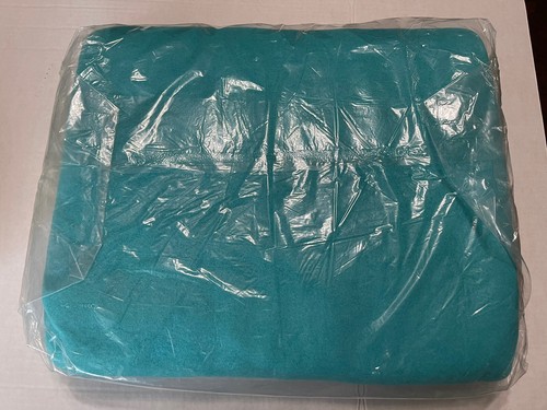 Vintage Treasure Chest Blanket Turquoise NOS 72x90 Size Montgomery Ward - Picture 4 of 4
