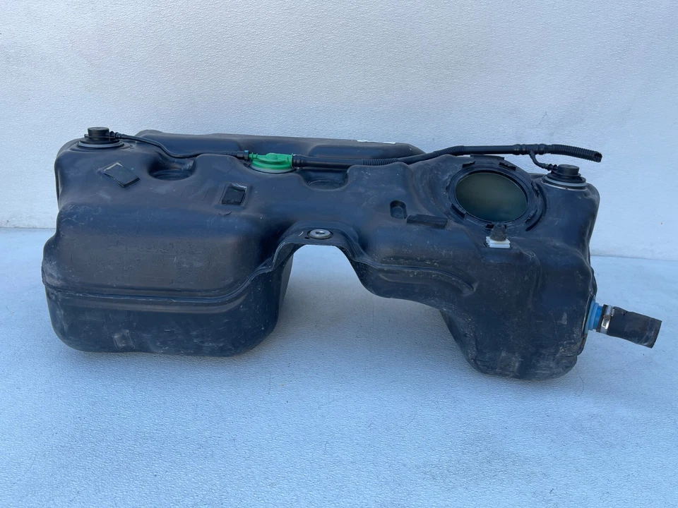 Depósito de tanque de gasolina BMW X3 F25 OEM 2011-2017 (para: BMW X3 2014) Foto 2 de 4