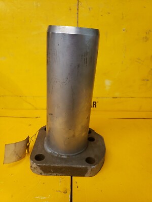 Cylinder For CATERPILLAR. Good Used Part # 8M6676. Free shipping. 
