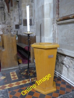 Photo 6x4 Inside All Saints, Freshwater (h) Afton/SZ3486  c2014