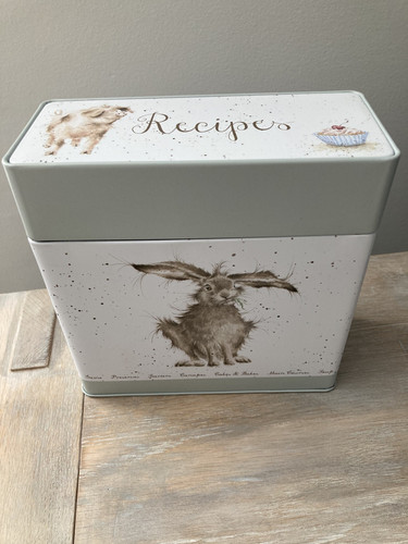 BEAUTIFUL WRENDALE DESIGNS RECIPES TIN WITH 64 ILLUSTRATED CARDS - Picture 1 of 8