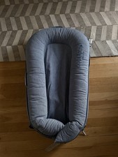 Dock A Tot Deluxe  Plus Baby Lounger 0-8 Mos Indigo Chambray