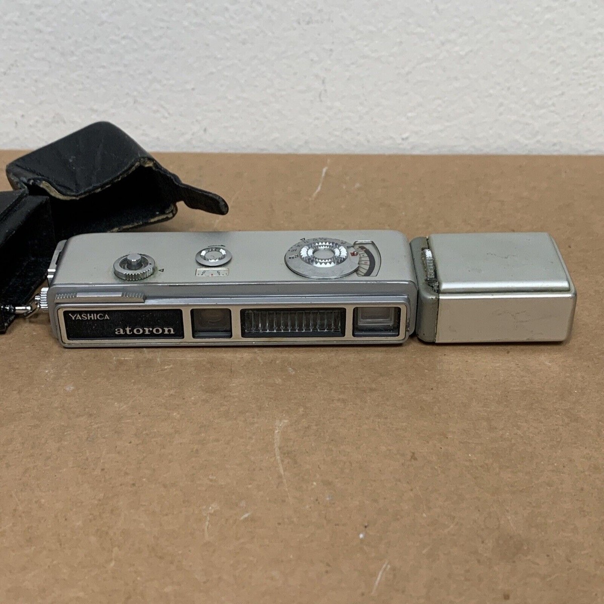 YASHICA atoron ウルトラミニチュアカメラ Vintage Yashica Atoron Ultra Miniature Camera Spy Film Japan