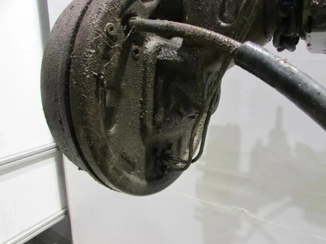 Essieu arriere RENAULT TRAFIC 1 PHASE 1 7700301593 - Photo 2/3