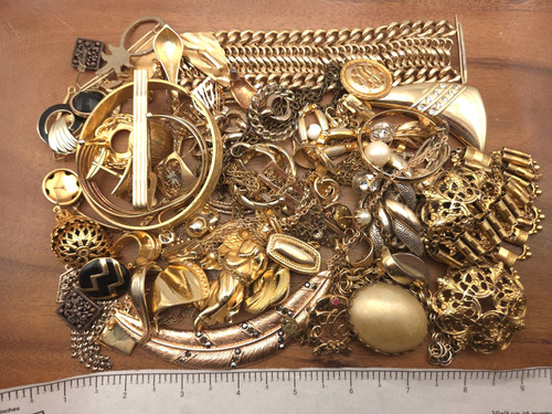 Vintage-Now 1+ Pound Gold Tone JUNK Broken CRAFT Chains Jewelry Making Lot 12