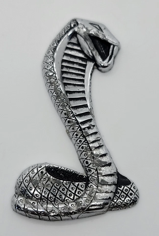 Ford Shelby Cobra Mustang Torino Snake Emblem C90B-16228-A 1968 1969 1970 original  Foto 3 de 4