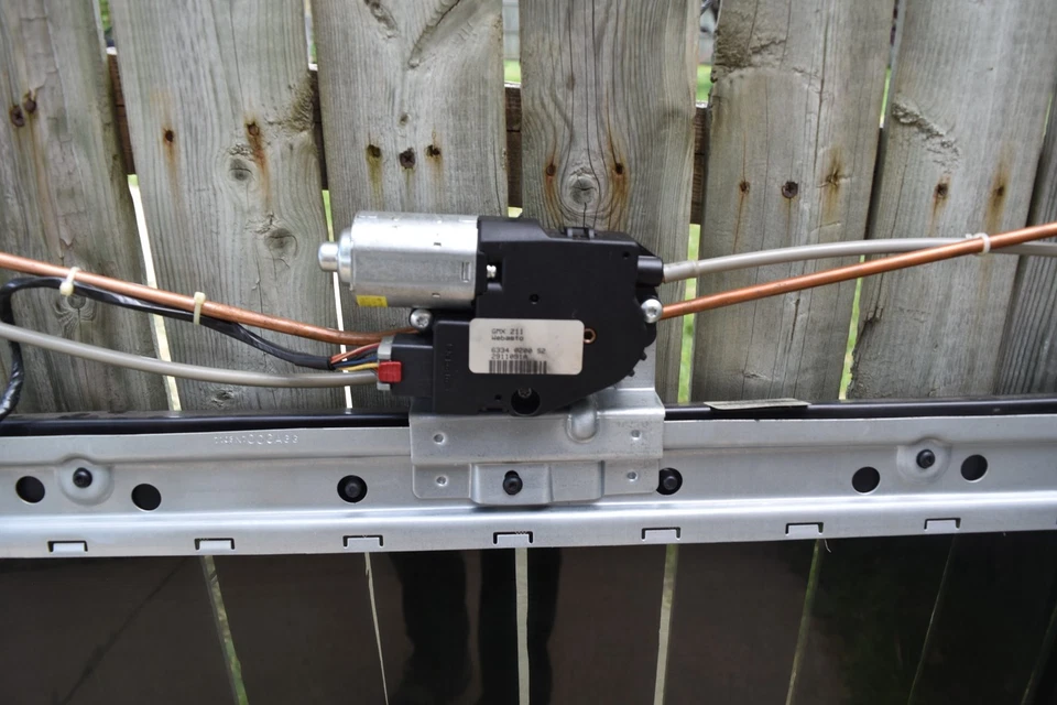 2006 2013 2007 Chevrolet Impala montagem teto solar trilhos de vidro motor 08 09 10 11 - Imagem 2 de 4