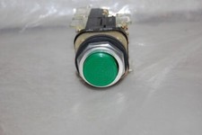 Allen-Bradley 800T-B1 GREEN PUSH BUTTON CAR1-F15-1